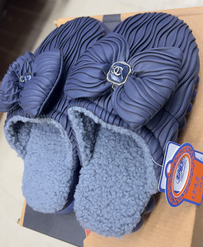 Happy Walk Women Blue Fur Lined Slippers With Flower Design Fur Style