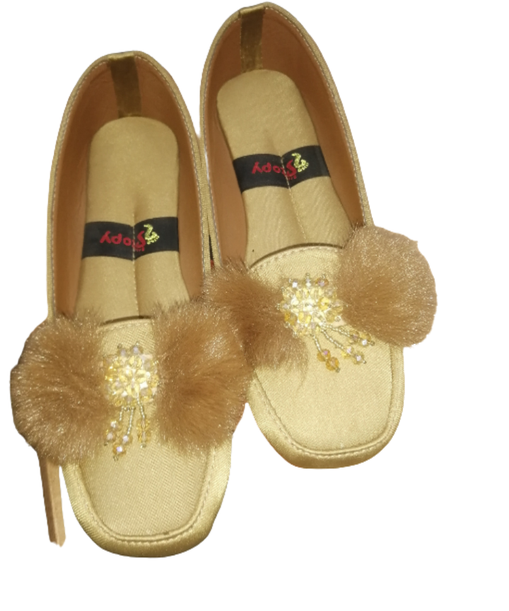 Happy Walk Women Wear Golden Color Fur Flats Shoes