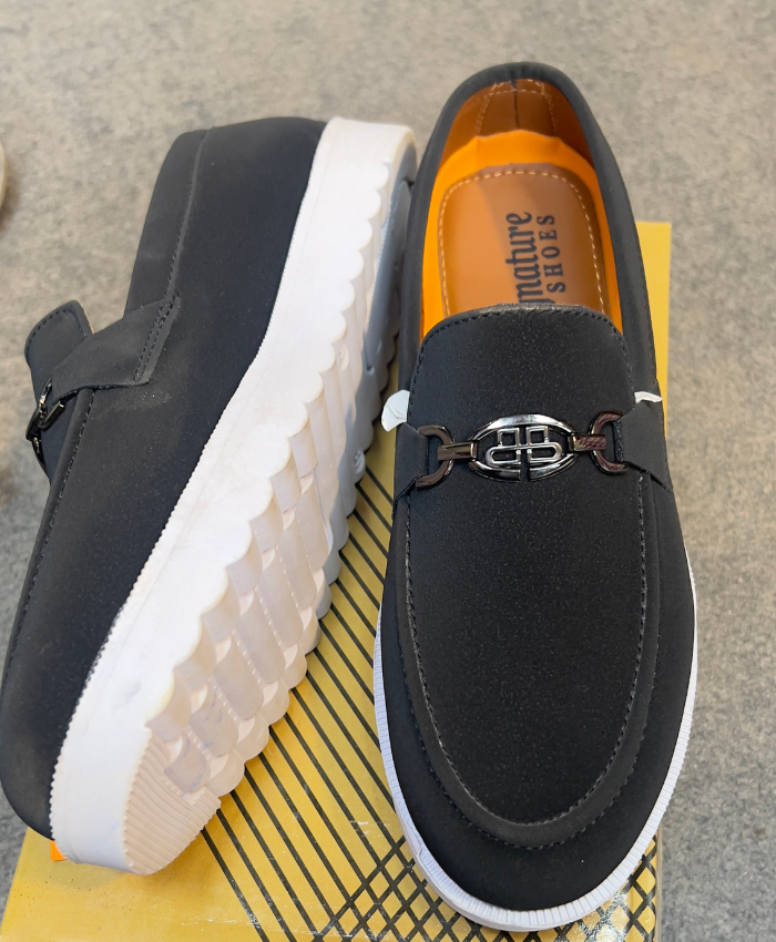 Happy Walk Men Dark Grey Loafer Shoes With Metal Buckle For Daily Wear