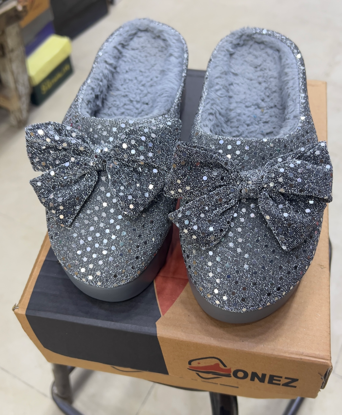 Happy Walk Women Grey Fur Lined Slippers With Bow Design For Indoor Use