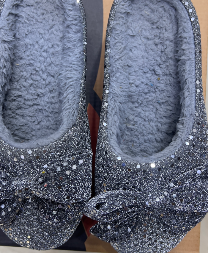 Happy Walk Women Grey Fur Lined Slippers With Bow Design For Indoor Use